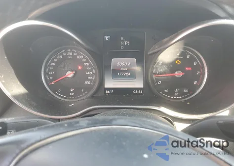 2016 Mercedes-Benz C 300 4Matic z USA, uszkodzony, nr VIN WDDWF4KB0GR135568